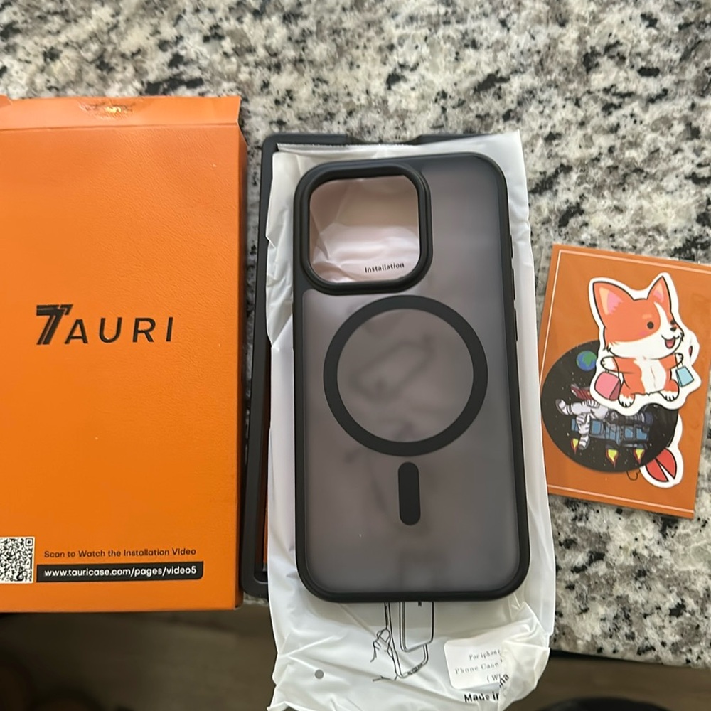 NWT iPhone 15 pro MagSafe case. 2 camera and 2 glass protectors. Stickers